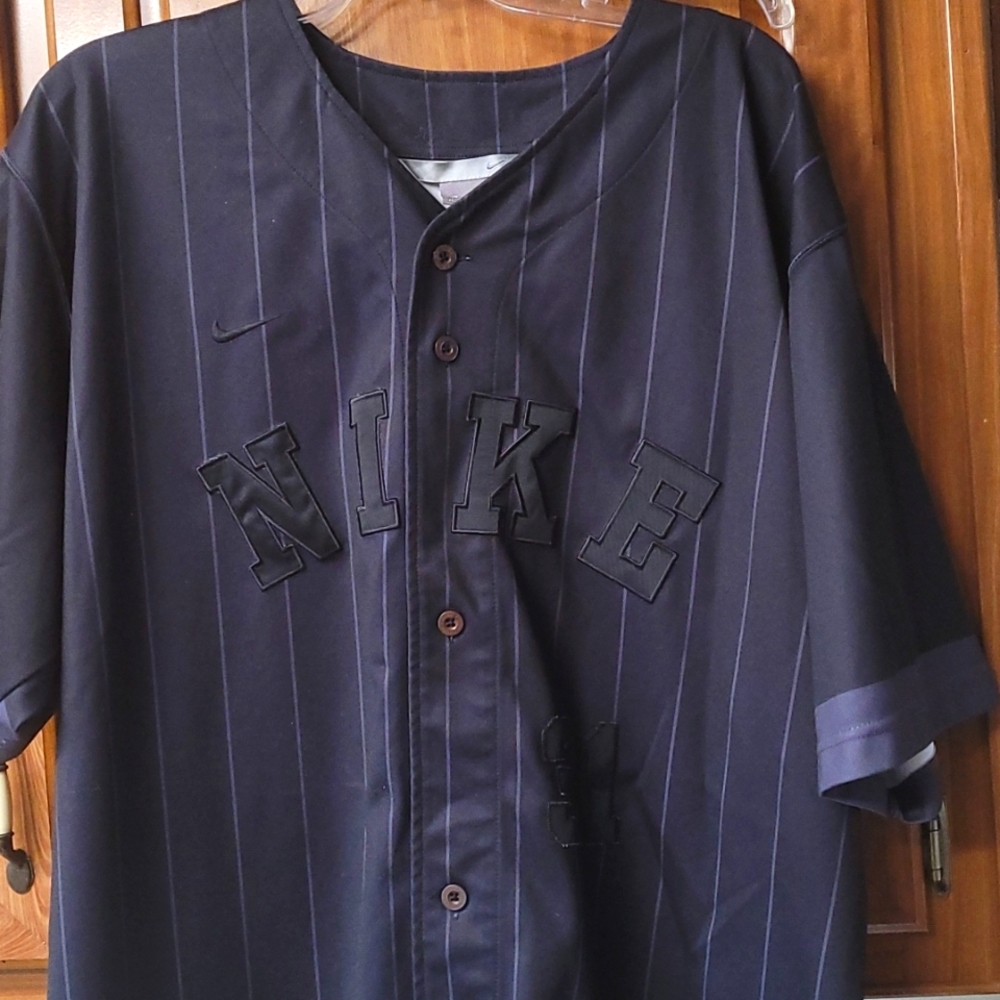 Men nike shirt